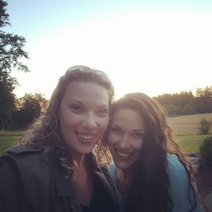Meet your Poshers Lauren and Adria